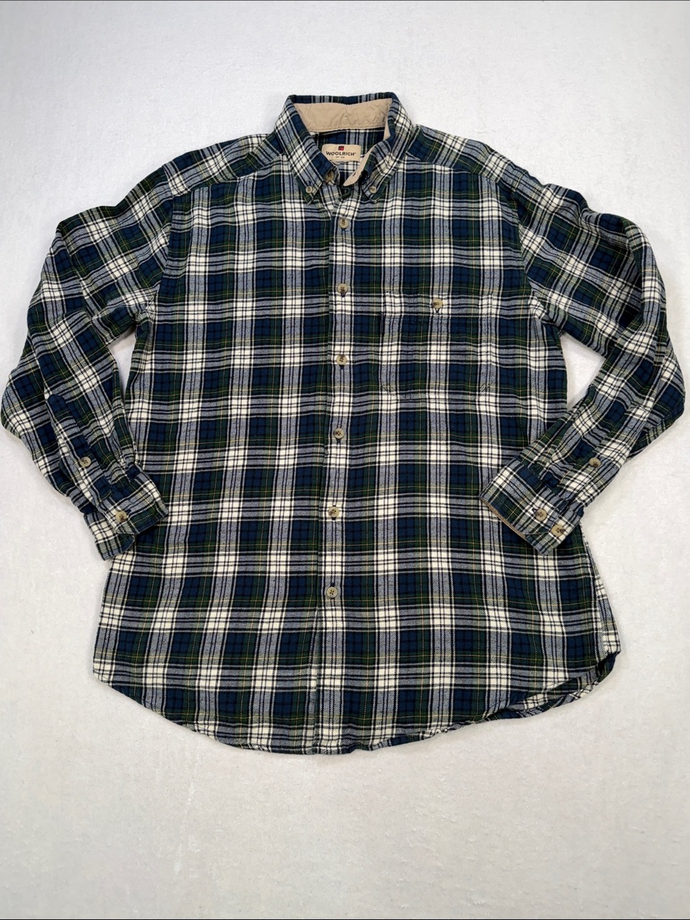 Woolrich Classic Men's Navy Green Plaid Flannel Button-Down Shirt